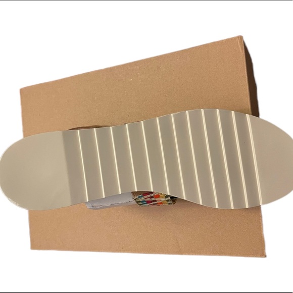 NEW IN BOX Frye and Co. Sandals - Picture 5 of 8